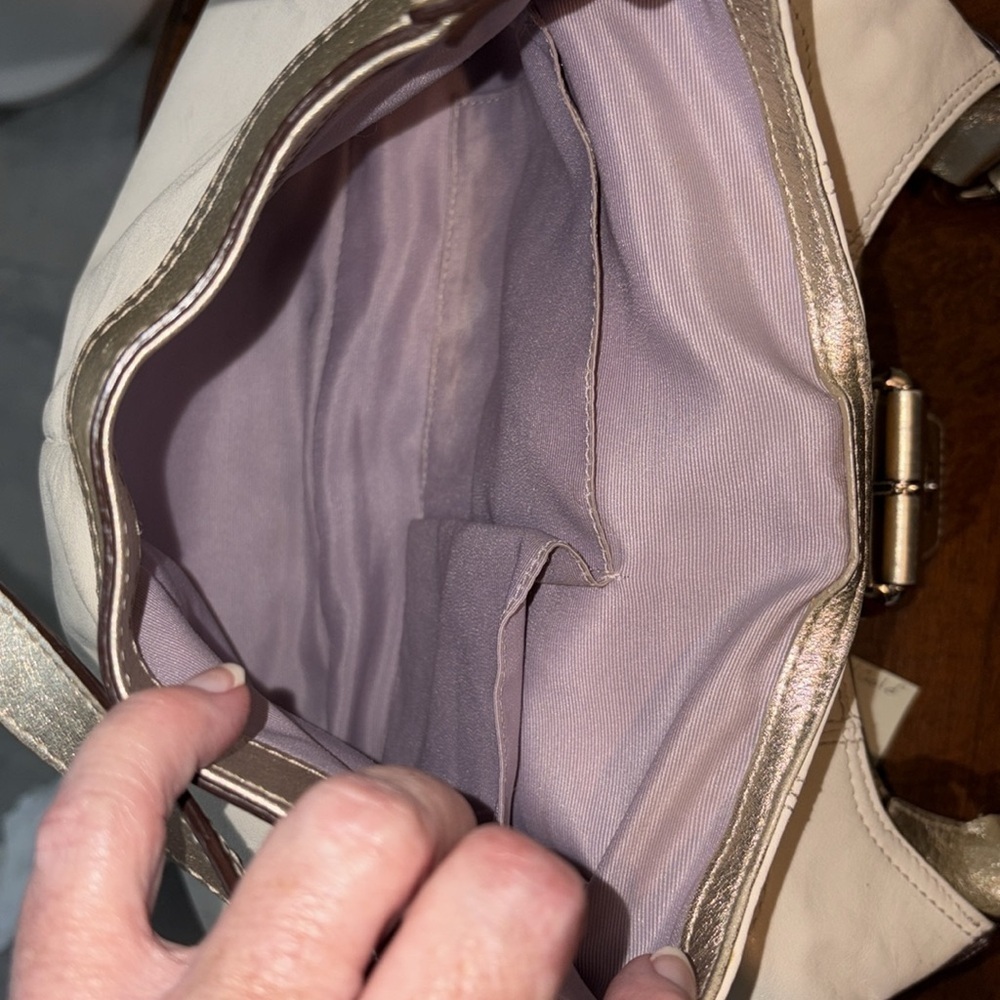 Coach Soho shoulder bag leather cream/Gold metallic trim 3 compartment F17219 - Picture 14 of 17